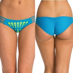 Large Rip Curl NWT Reversible Cheeky Bikini Bottom